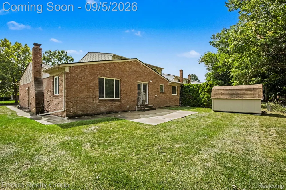 1373 Stonetree Drive Troy City, MI 48083