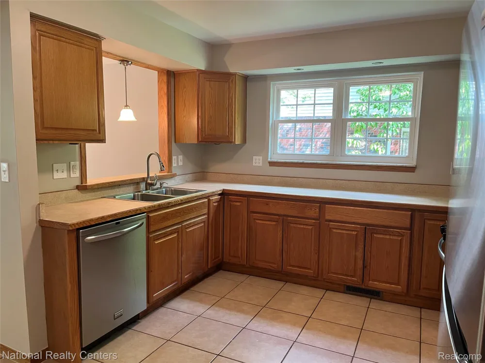 45162 Forest Trail Drive Canton Charter Township, MI 48187