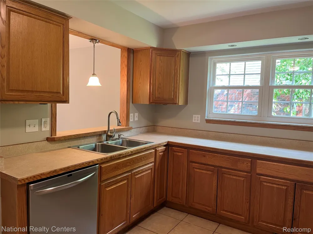 45162 Forest Trail Drive Canton Charter Township, MI 48187