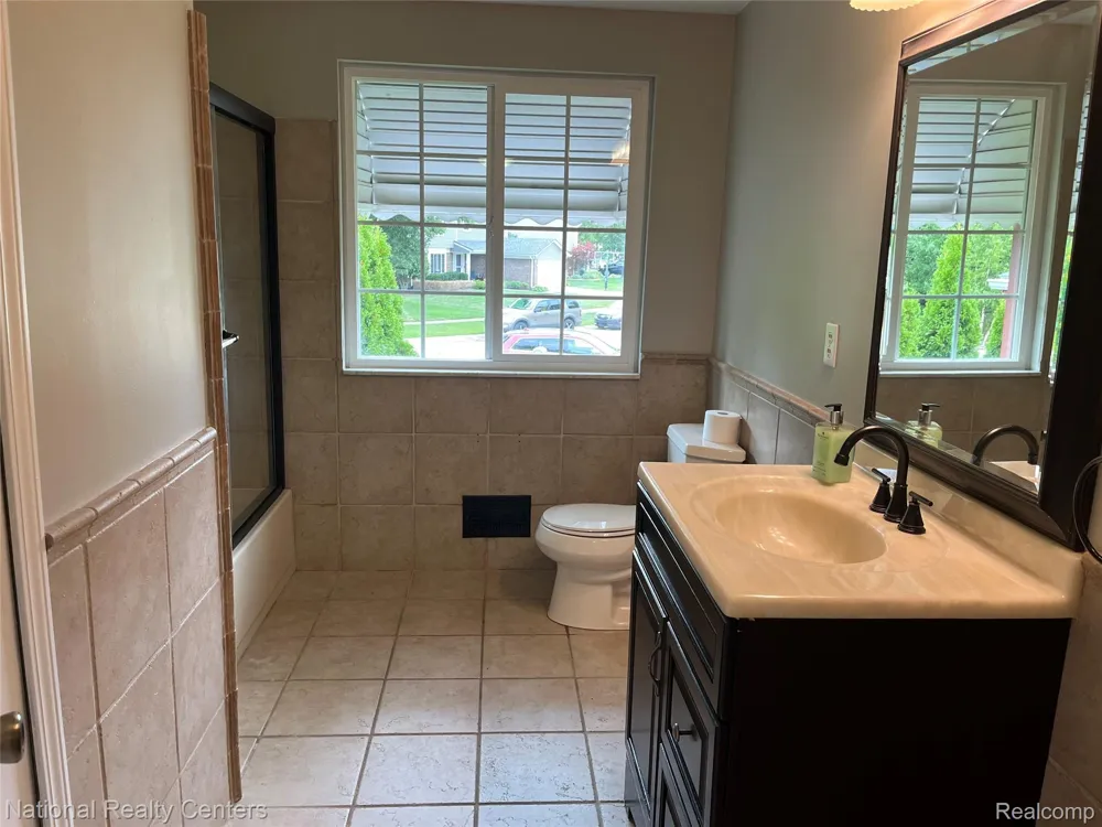 45162 Forest Trail Drive Canton Charter Township, MI 48187