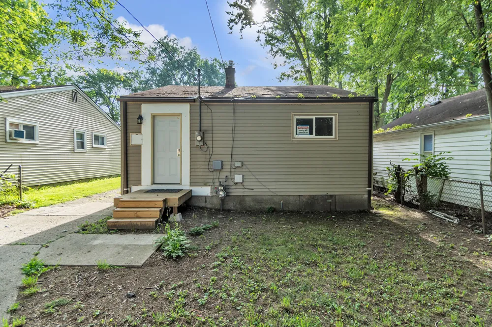 18491 Brady Redford Charter Township, MI 48240
