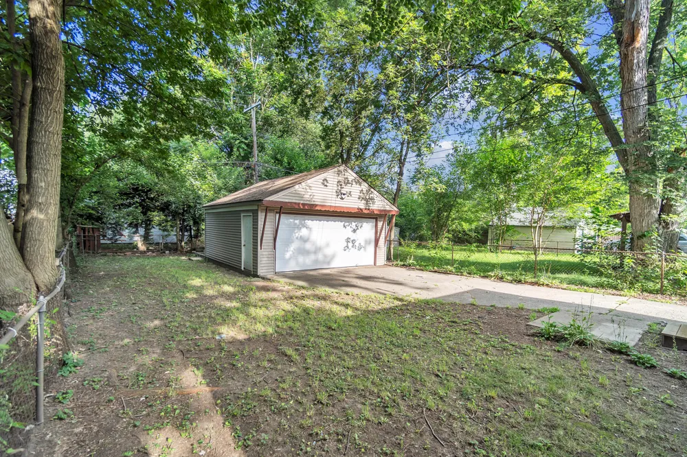 18491 Brady Redford Charter Township, MI 48240