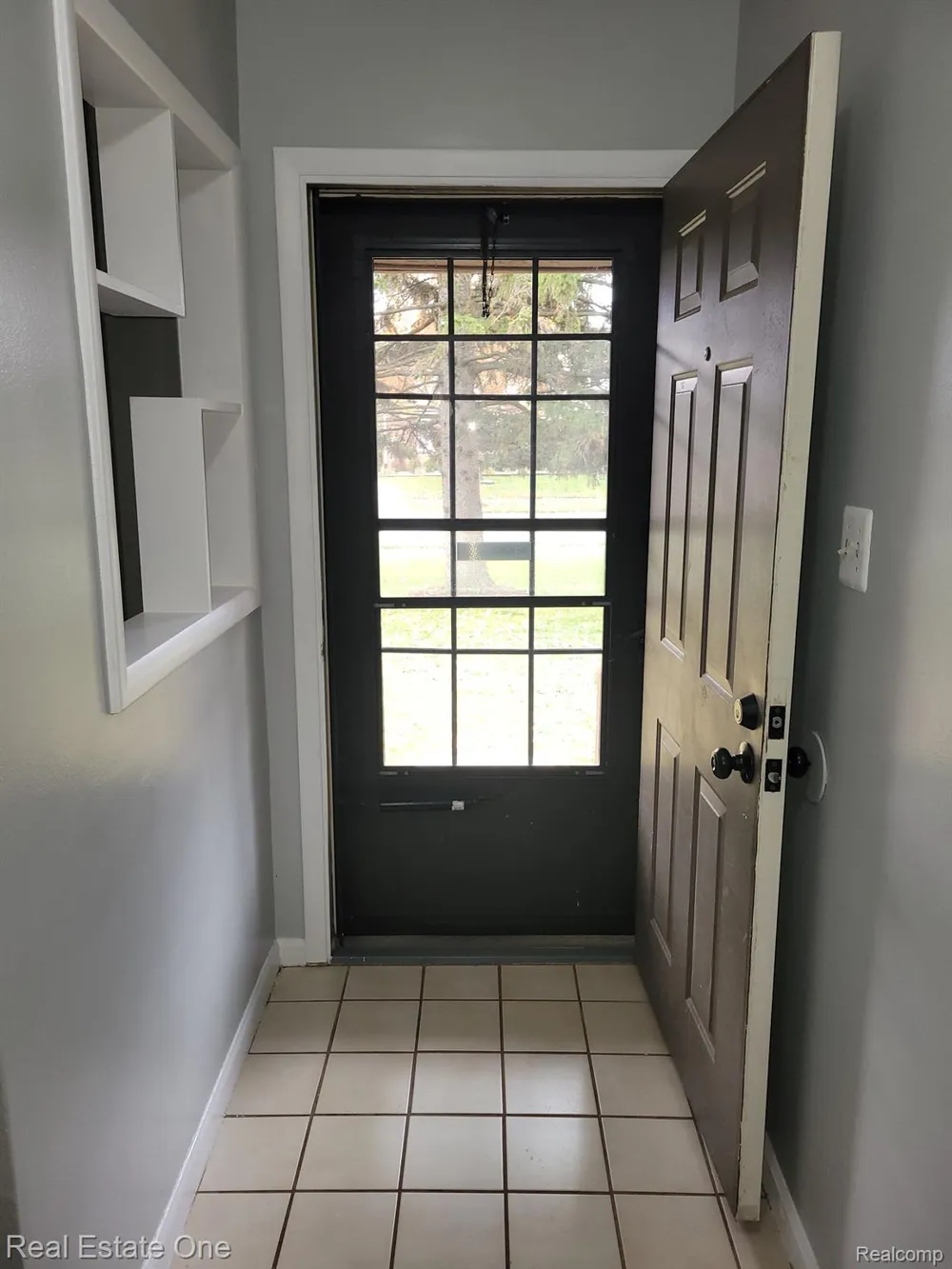 181 Crestfield Drive Troy City, MI 48085