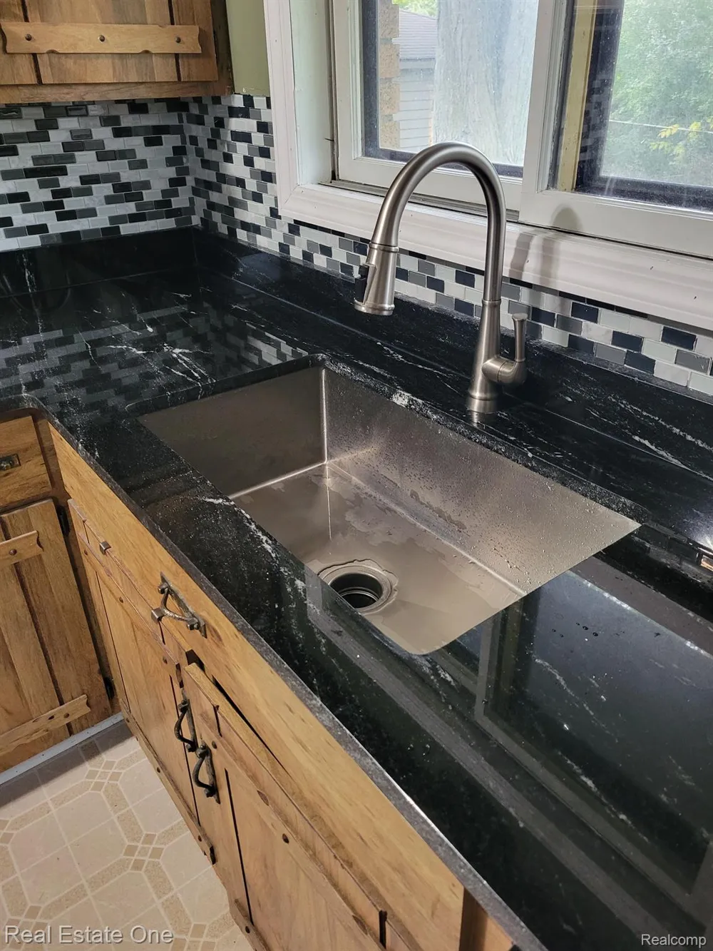 181 Crestfield Drive Troy City, MI 48085