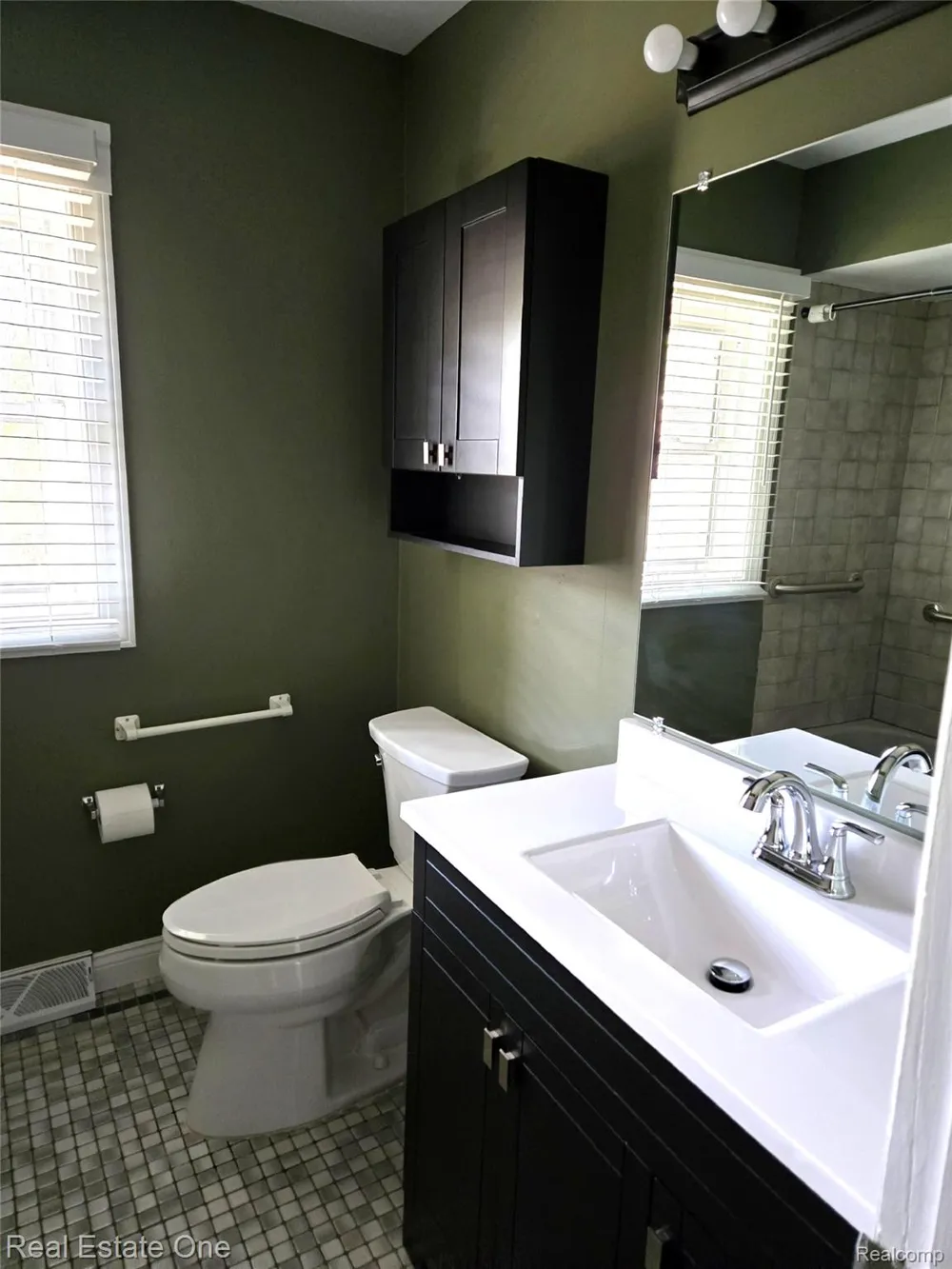 181 Crestfield Drive Troy City, MI 48085