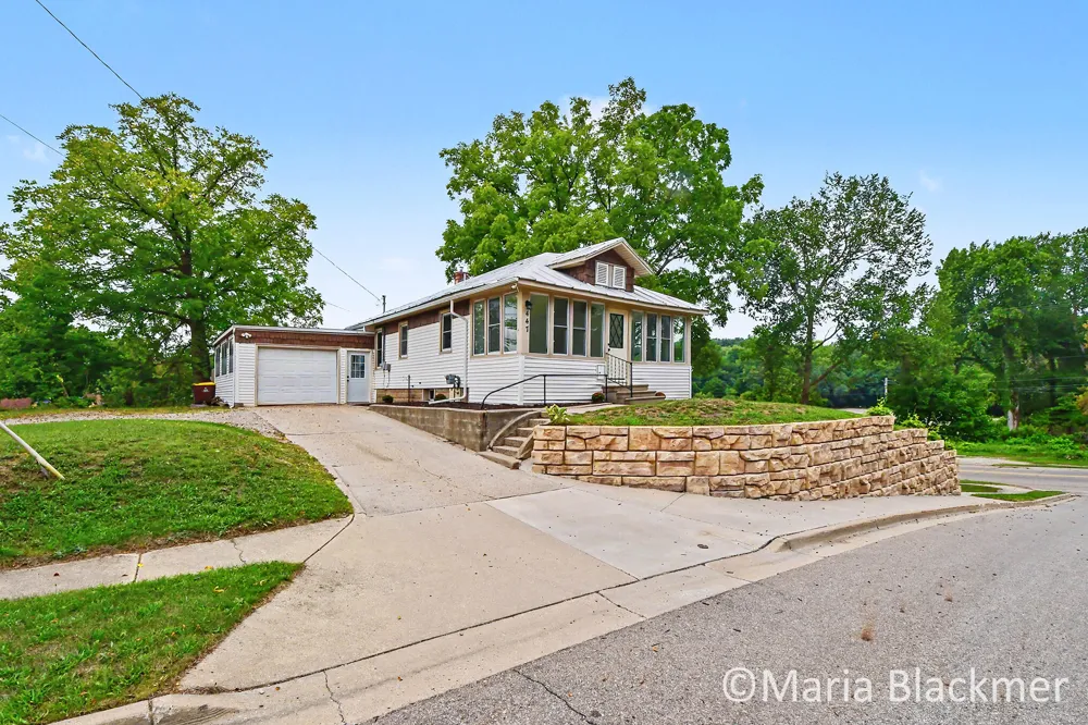 447 Baldie Street Ionia City, MI 48846