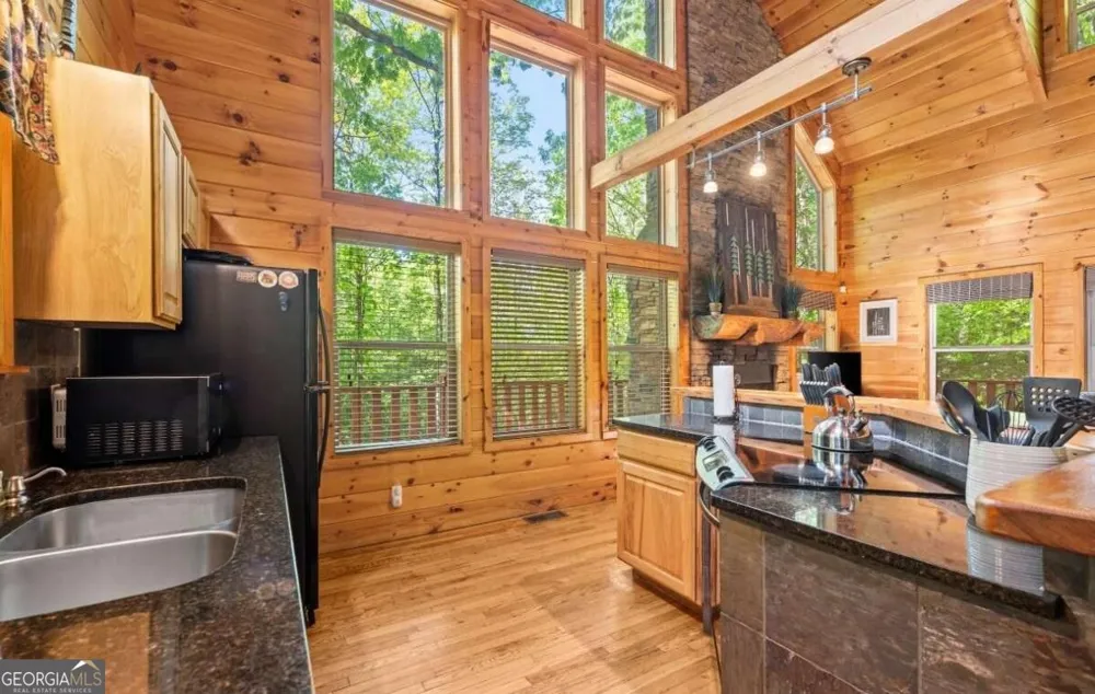 2239 Dean Mountain RD Cleveland, GA 30528
