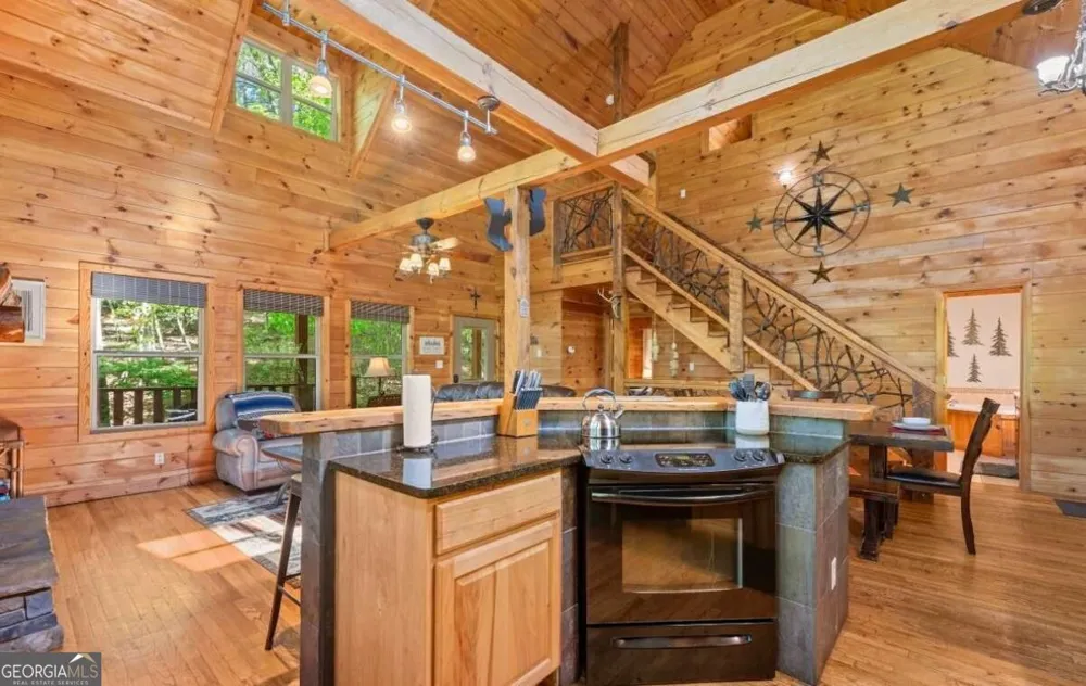 2239 Dean Mountain RD Cleveland, GA 30528