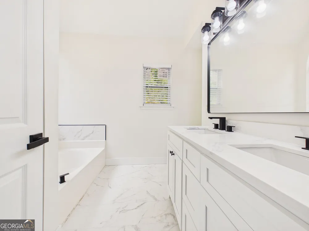 75 Lauren Overlook Newnan, GA 30263