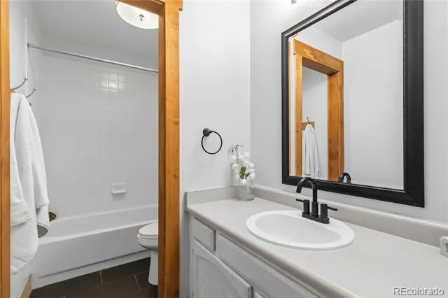 7289 S Ireland Way Centennial, CO 80016