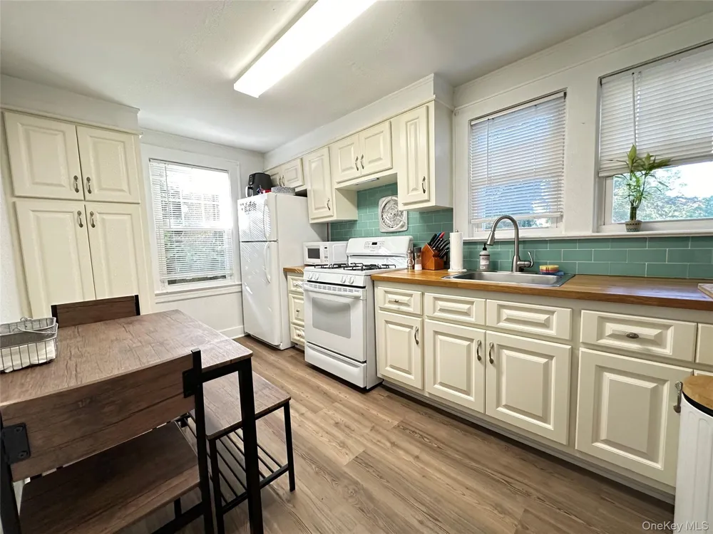 157 Clinton Avenue #1 Huntington, NY 11743