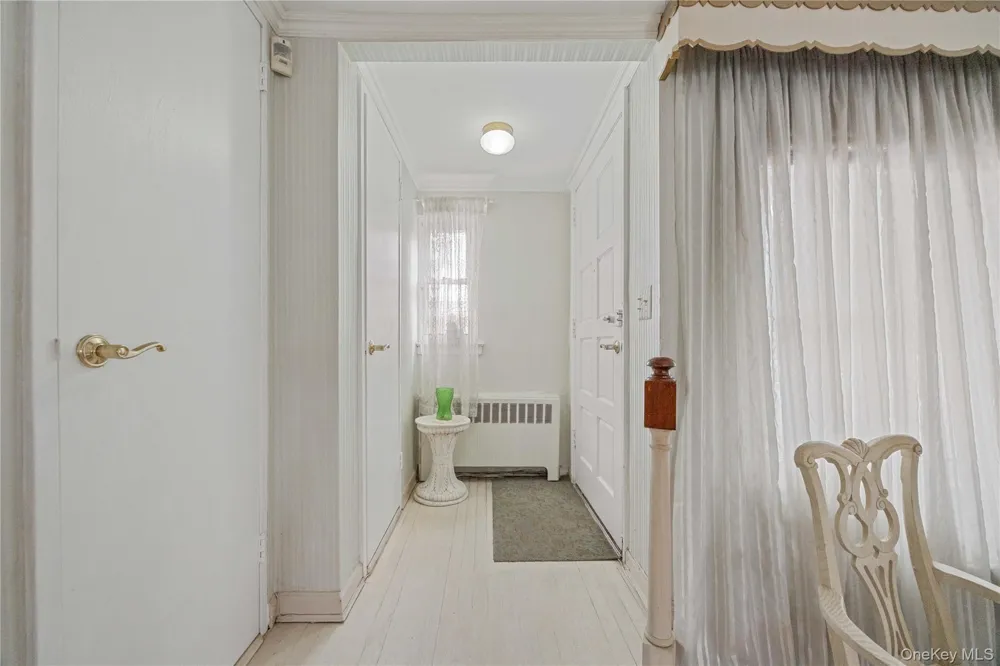 727 Hollywood Avenue Bronx, NY 10465