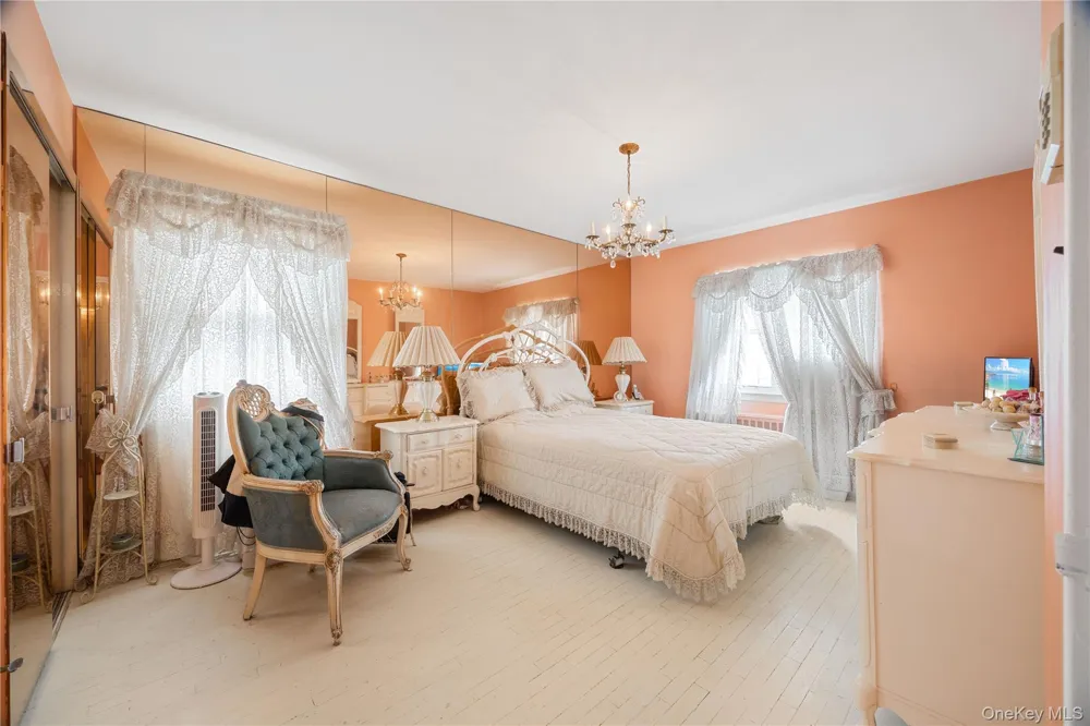 727 Hollywood Avenue Bronx, NY 10465