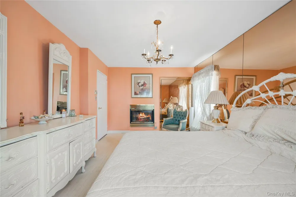 727 Hollywood Avenue Bronx, NY 10465