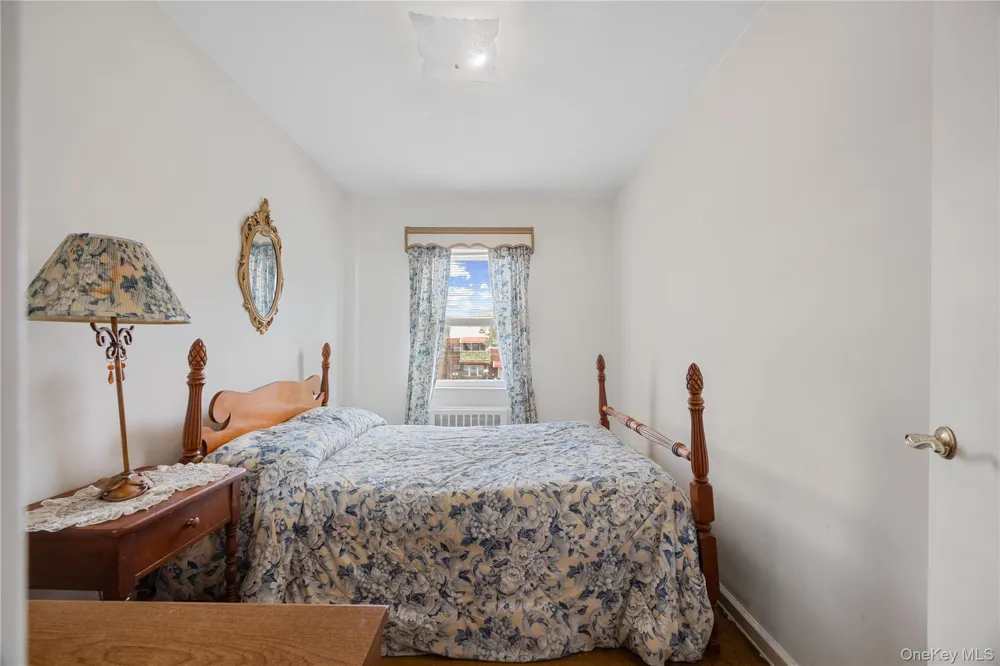 727 Hollywood Avenue Bronx, NY 10465