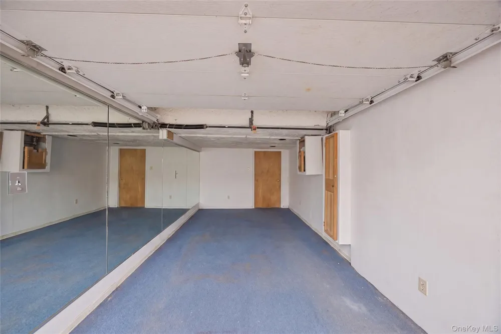 727 Hollywood Avenue Bronx, NY 10465