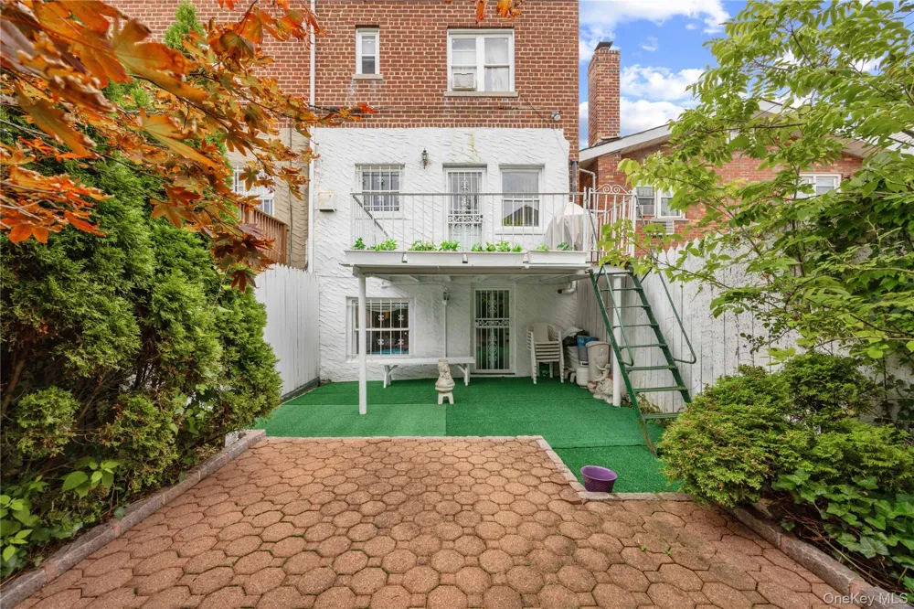 727 Hollywood Avenue Bronx, NY 10465