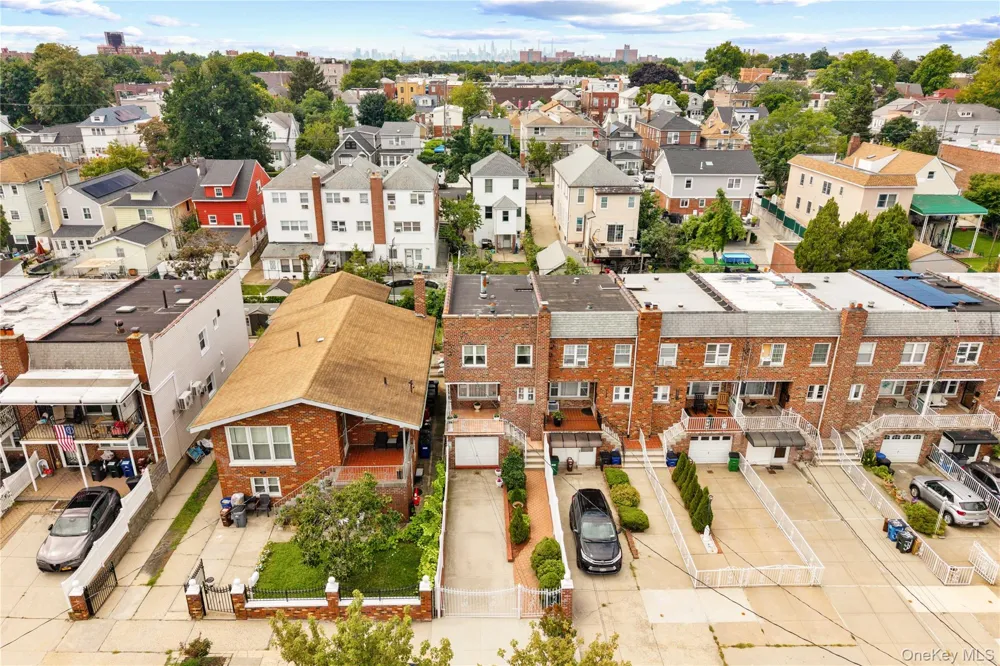 727 Hollywood Avenue Bronx, NY 10465