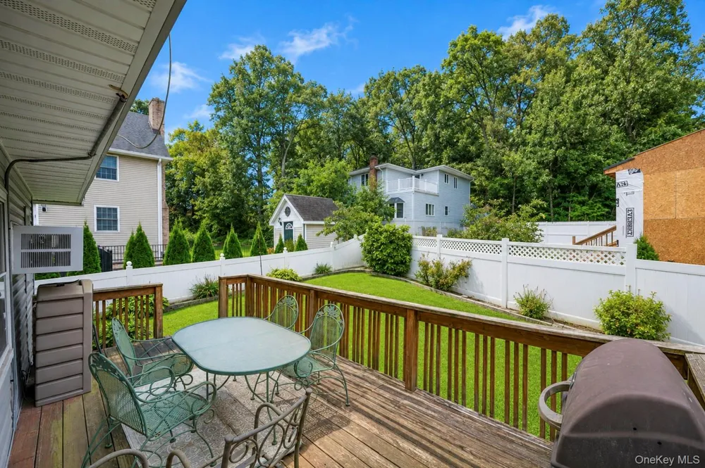 35 Sanford Street Huntington Station, NY 11746