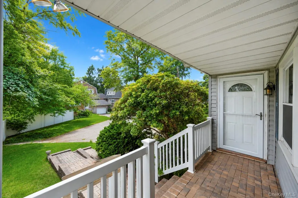35 Sanford Street Huntington Station, NY 11746