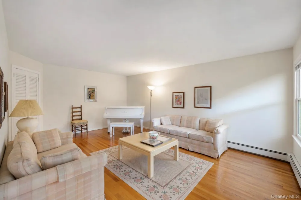 35 Sanford Street Huntington Station, NY 11746
