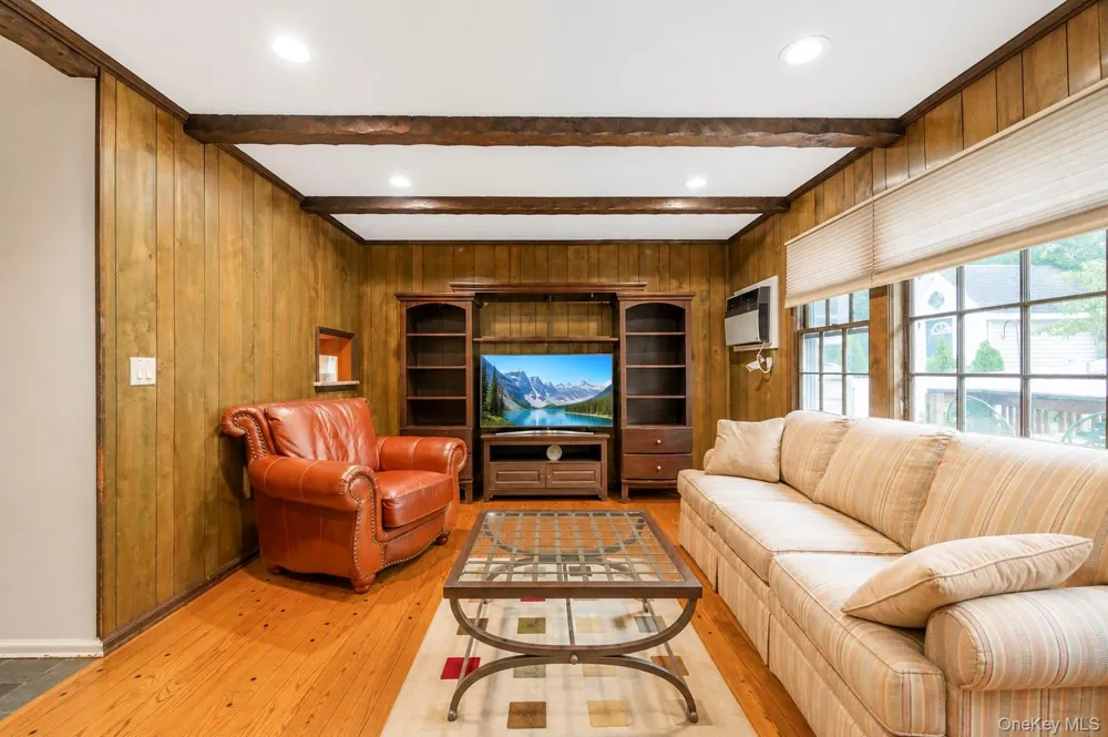 35 Sanford Street Huntington Station, NY 11746