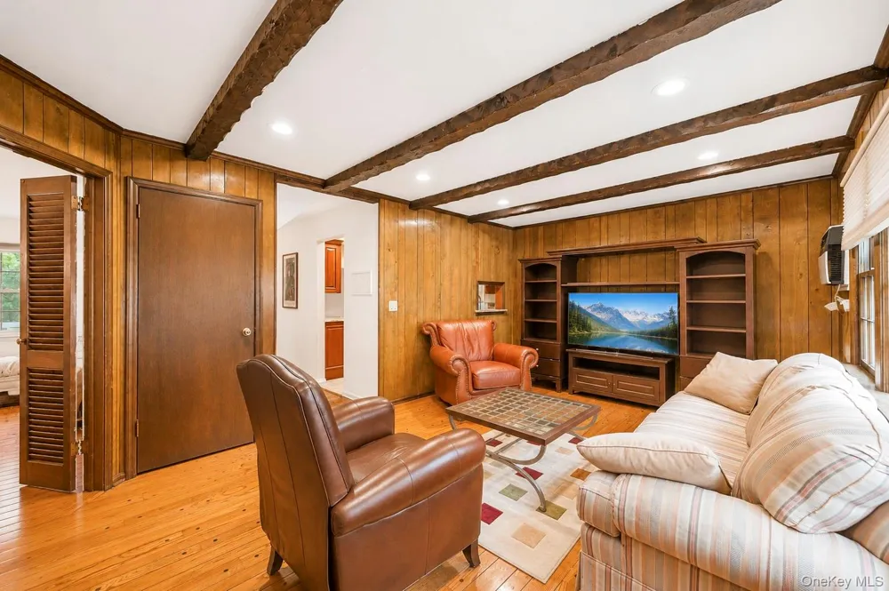 35 Sanford Street Huntington Station, NY 11746