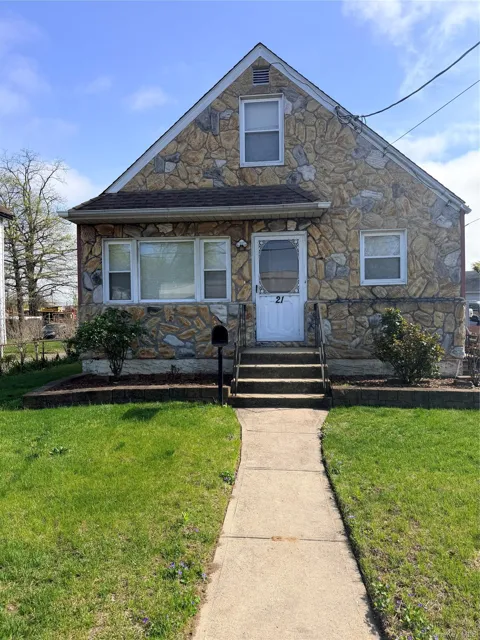 21 W Centennial Ave