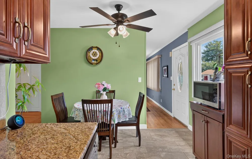 154 Park Lane Massapequa, NY 11758