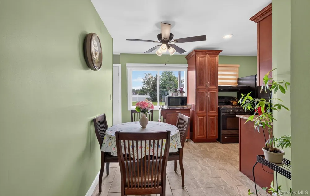 154 Park Lane Massapequa, NY 11758