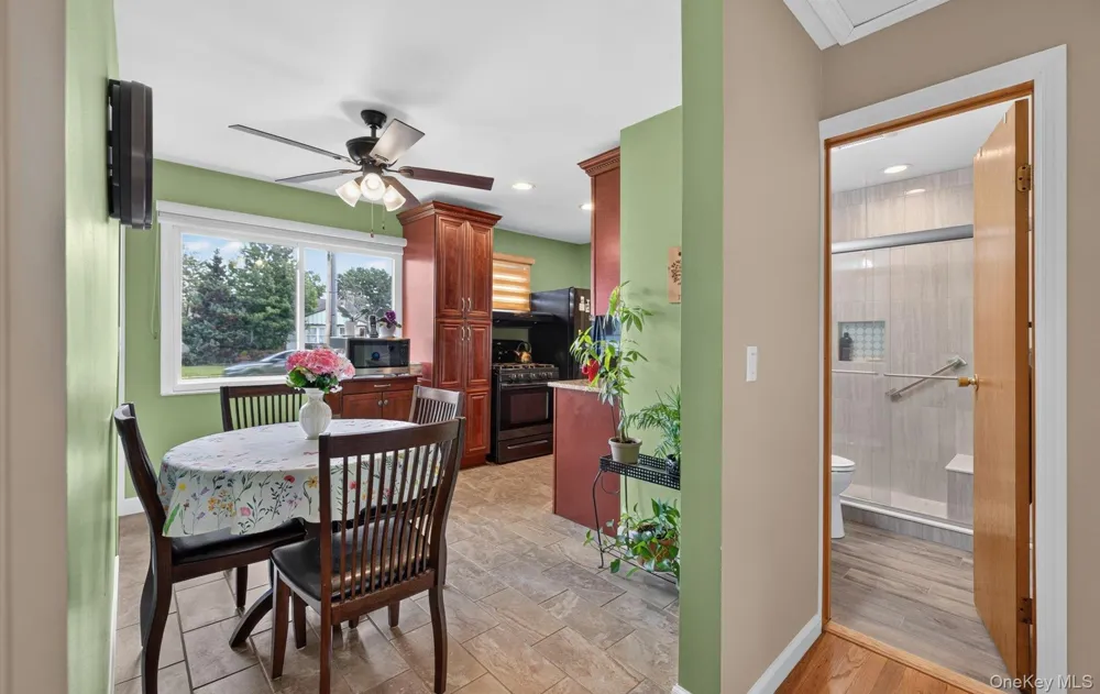 154 Park Lane Massapequa, NY 11758