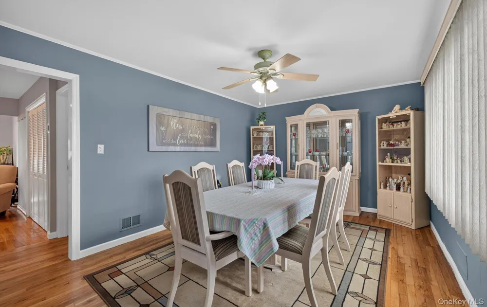 154 Park Lane Massapequa, NY 11758