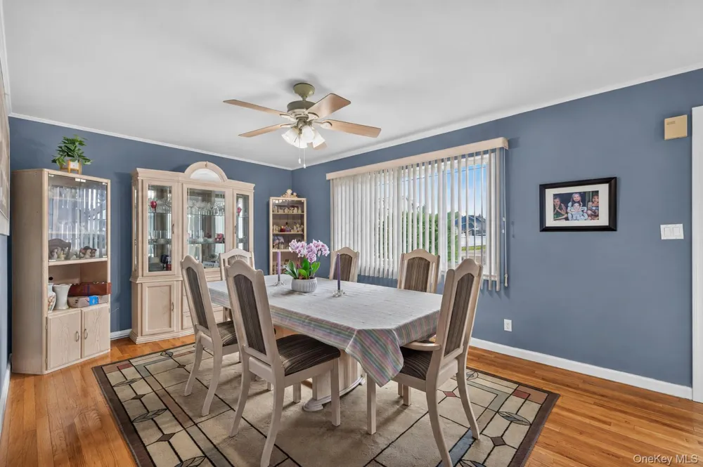 154 Park Lane Massapequa, NY 11758