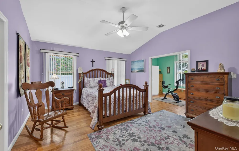 154 Park Lane Massapequa, NY 11758