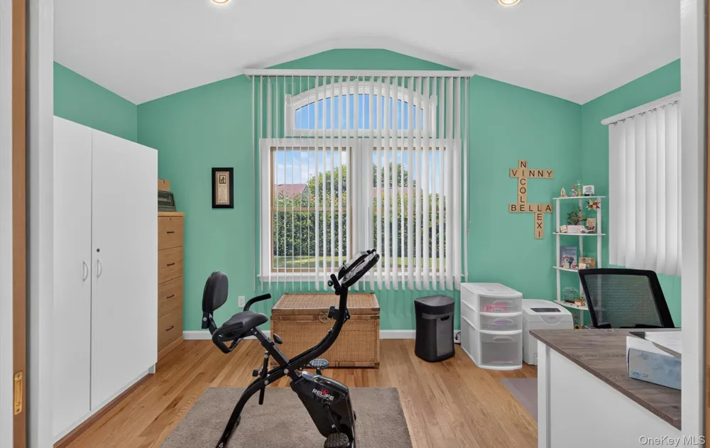 154 Park Lane Massapequa, NY 11758