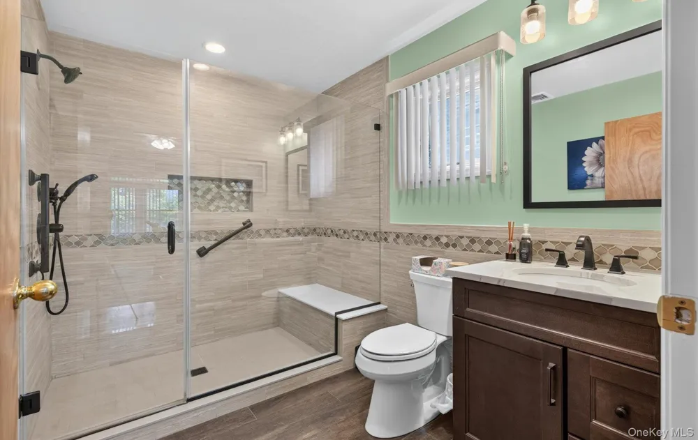 154 Park Lane Massapequa, NY 11758