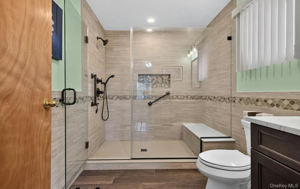 154 Park Lane Massapequa, NY 11758