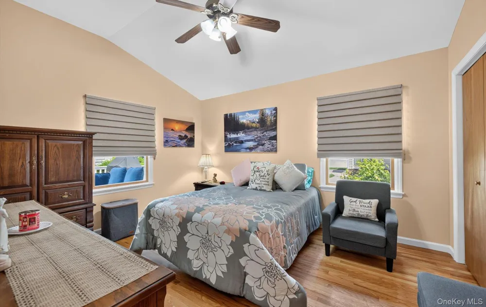 154 Park Lane Massapequa, NY 11758