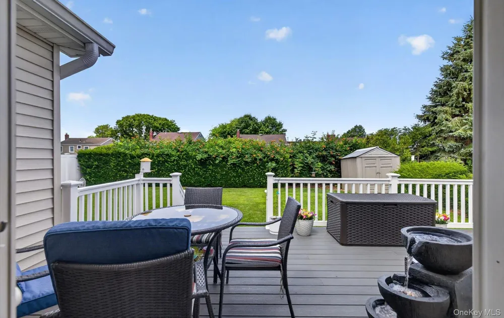 154 Park Lane Massapequa, NY 11758