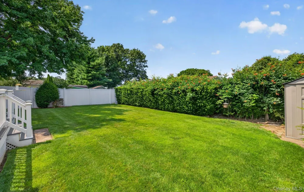 154 Park Lane Massapequa, NY 11758