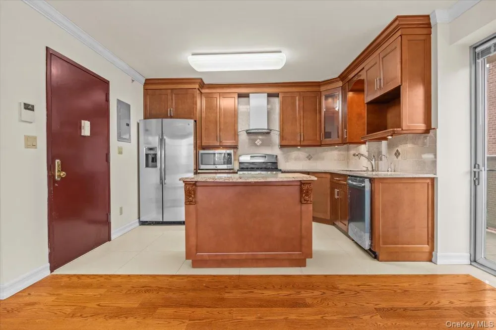 3511 Cambridge #3F Bronx, NY 10463