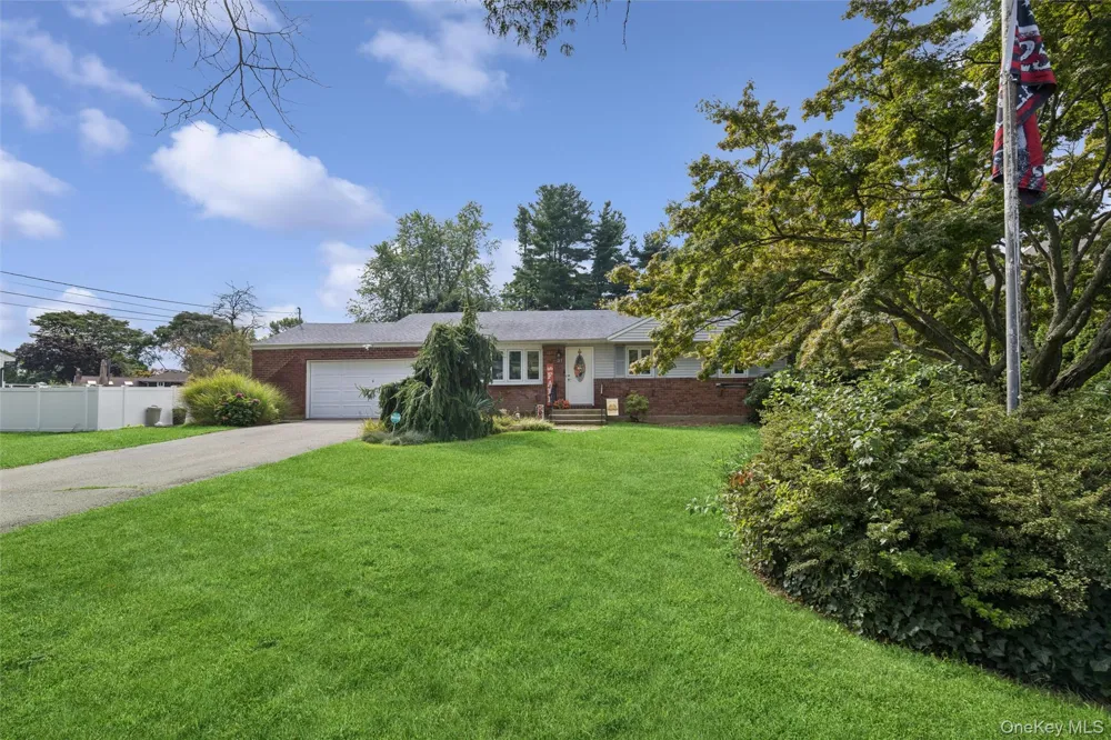 31 Ketay Drive East Northport, NY 11731