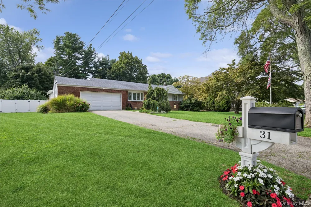 31 Ketay Drive East Northport, NY 11731