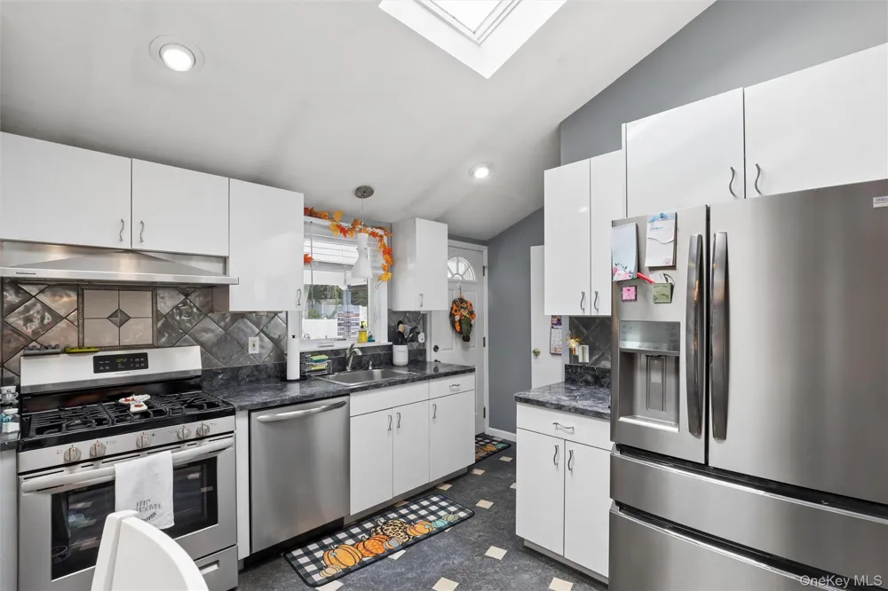 31 Ketay Drive East Northport, NY 11731