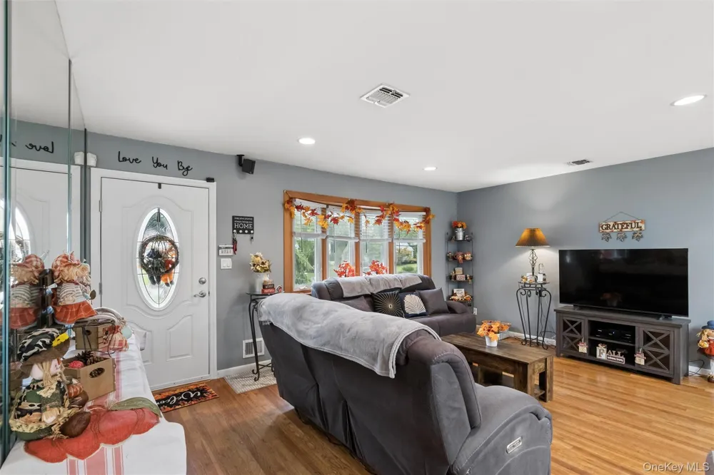 31 Ketay Drive East Northport, NY 11731