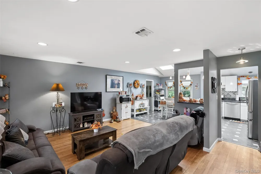 31 Ketay Drive East Northport, NY 11731