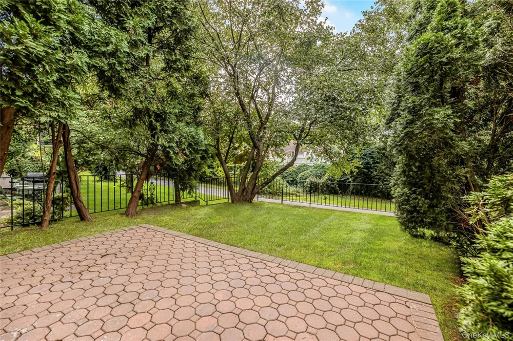 11 Jackson Avenue #27 Scarsdale, NY 10583