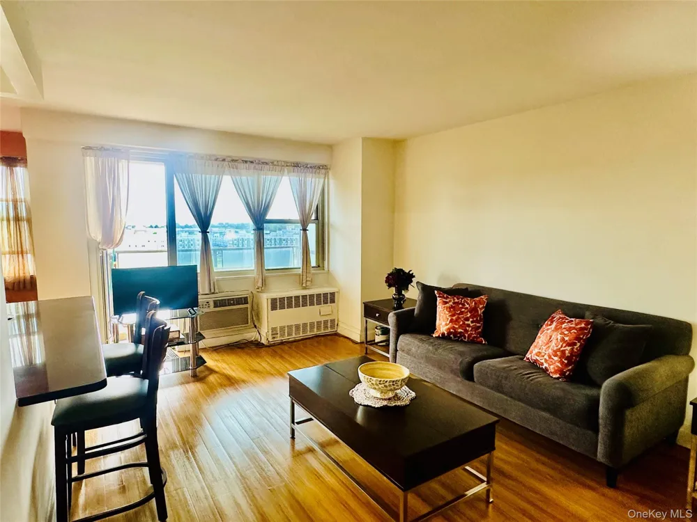 12399 Flatlands Avenue #8K Brooklyn, NY 11208