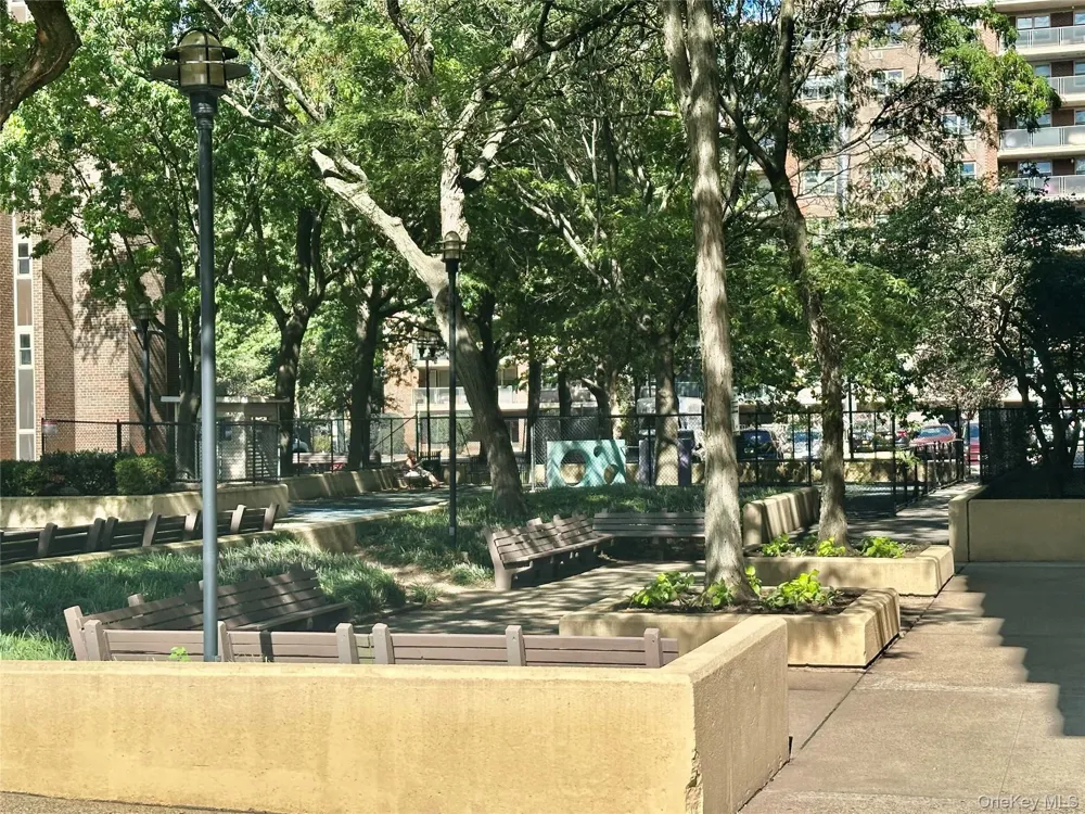 12399 Flatlands Avenue #8K Brooklyn, NY 11208