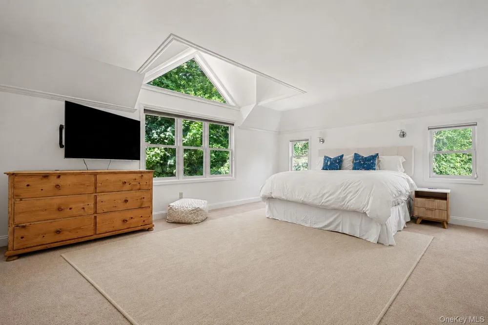 13 Lia Fail Way Greenwich, CT 06807